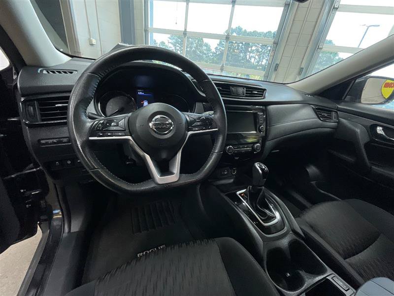 Used 2020 Nissan Rogue SV FWD image 13