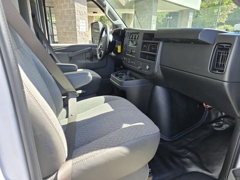 Used 2019 Chevrolet Express 3500 Extended w/ Power Convenience Package image 27