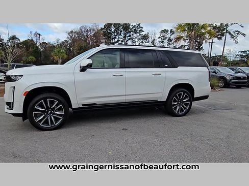 Used 2021 Cadillac Escalade ESV Sport Platinum w/ Heavy-Duty Trailer Package image 24