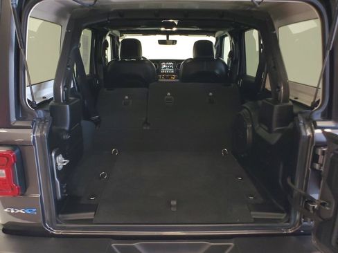 Used 2023 Jeep Wrangler Unlimited Sahara w/ Cold Weather Group AWD/4WD image 26