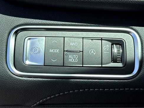 New 2026 Buick Enclave Avenir w/ Super Cruise Package AWD/4WD image 11