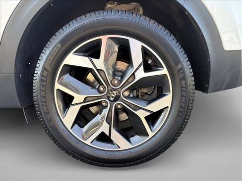 Used 2022 Kia Sportage EX AWD/4WD image 4