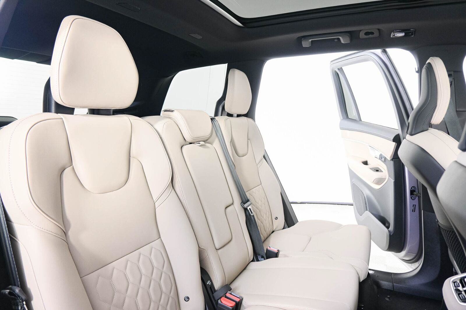 New 2026 Volvo XC90 T8 Core w/ Protection Package Premier AWD/4WD image 21
