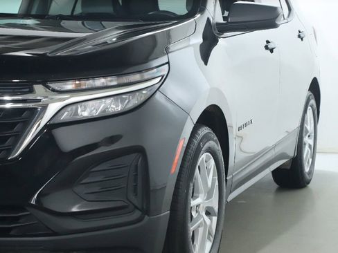 Used 2024 Chevrolet Equinox LS w/ LS Convenience Package image 4