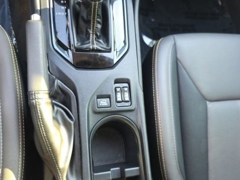 Used 2021 Subaru Crosstrek 2.5i Sport w/ Moonroof Package image 21