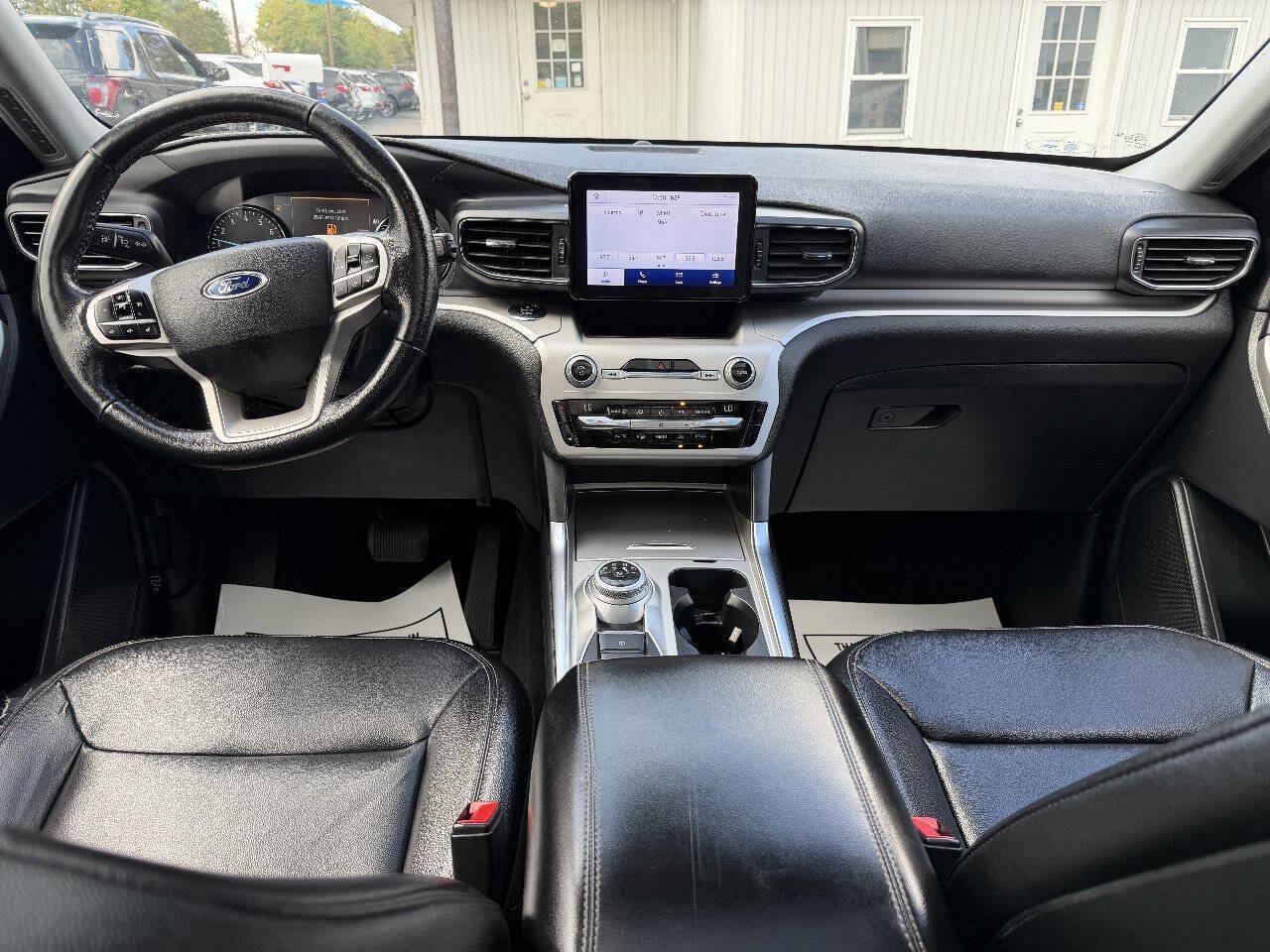 Used 2020 Ford Explorer XLT w/ Equipment Group 202A AWD/4WD image 10