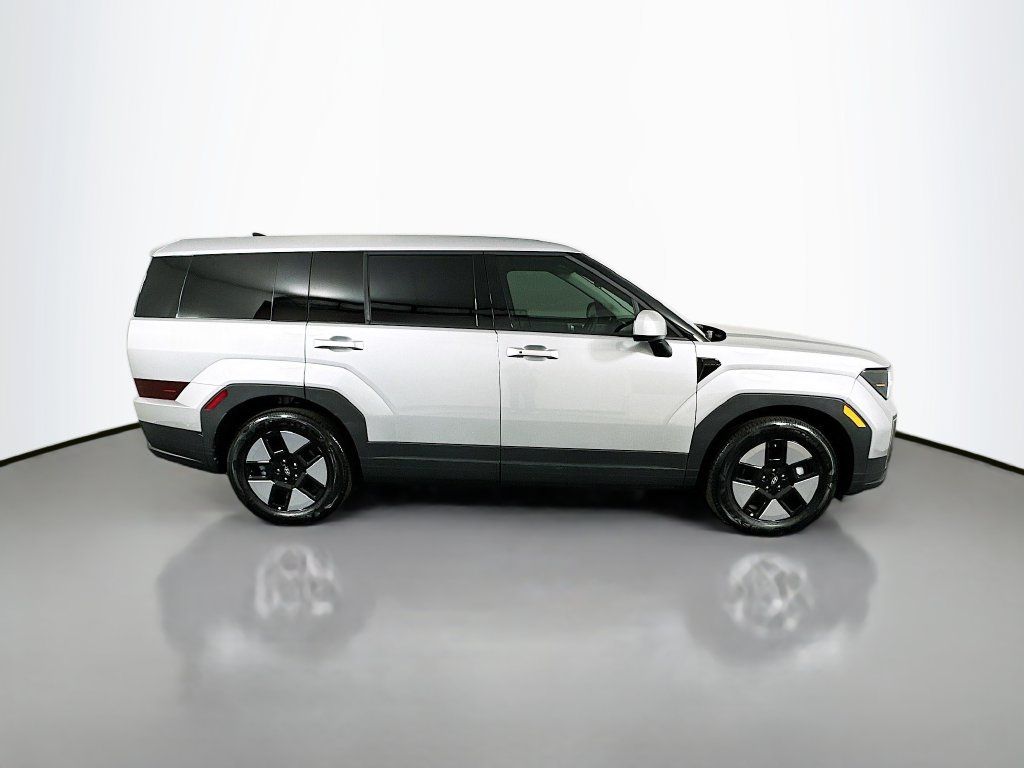 Certified 2026 Hyundai Santa Fe SE FWD image 4