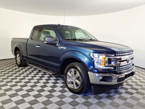 Used 2018 Ford F150 XLT w/ Equipment Group 302A Luxury RWD image 3