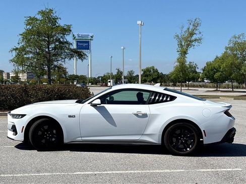 Used 2025 Ford Mustang GT RWD image 20