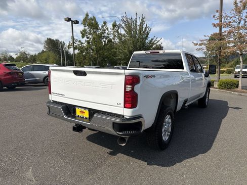 Used 2026 Chevrolet Silverado 3500 LT AWD/4WD image 9