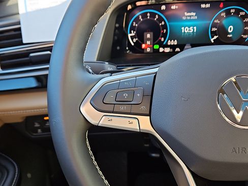 New 2026 Volkswagen Atlas Cross Sport SE image 16