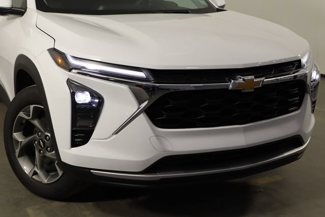 Used 2026 Chevrolet Trax LT FWD image 44