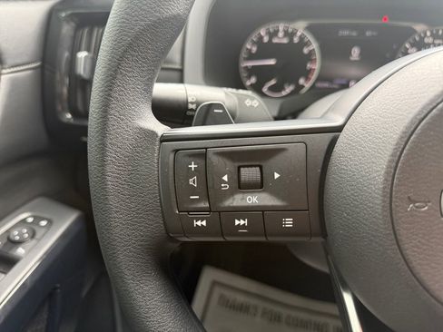 Used 2024 Nissan Pathfinder S FWD image 23