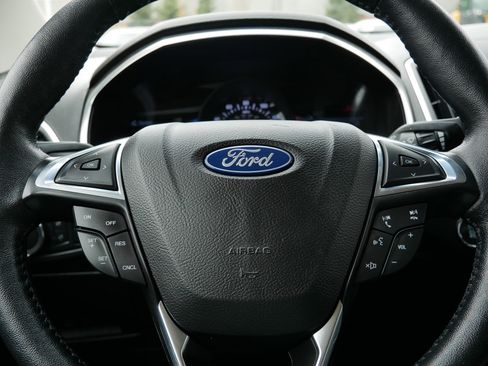 Used 2019 Ford Edge Titanium FWD image 25