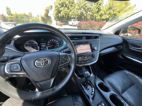 Used 2016 Toyota Avalon Limited w/ Toyota Safety Sense Package FWD image 11