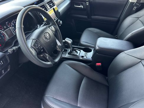 Used 2019 Toyota 4Runner TRD Off-Road Premium AWD/4WD image 10