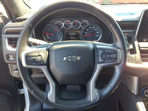Used 2021 Chevrolet Tahoe Z71 w/ Luxury Package AWD/4WD image 17