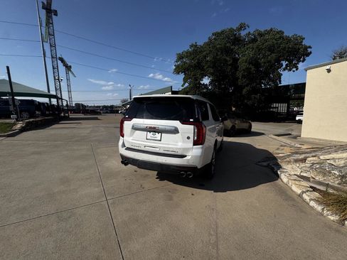 Used 2022 GMC Yukon Denali AWD/4WD image 5