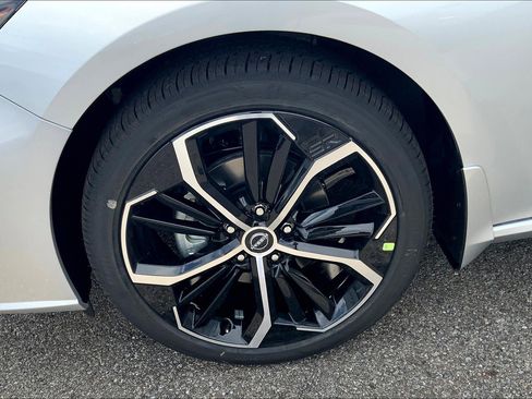 New 2025 Nissan Altima 2.5 SR w/ SR Premium Package image 13