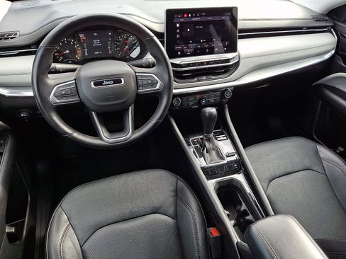 Used 2022 Jeep Compass Limited image 11