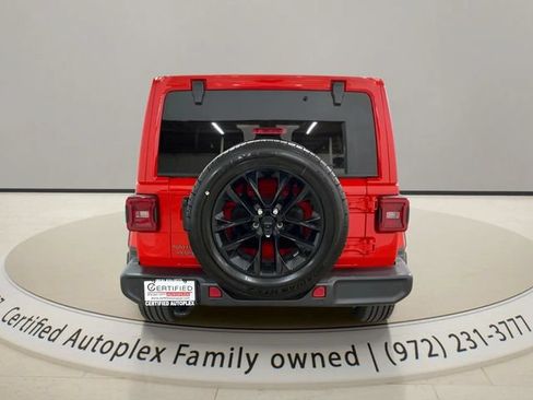 Used 2025 Jeep Wrangler Unlimited Sahara w/ Safety Group AWD/4WD image 4