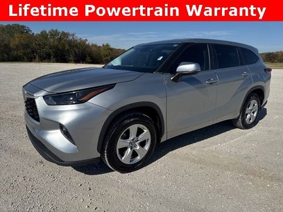 Used 2023 Toyota Highlander LE