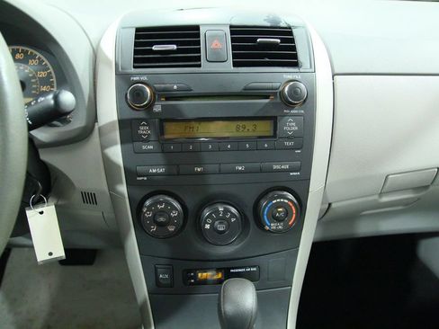 Used 2010 Toyota Corolla LE FWD image 13