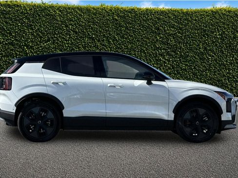 New 2026 Volvo EX30 Cross Country Ultra w/ Protection Package Premier AWD/4WD image 5