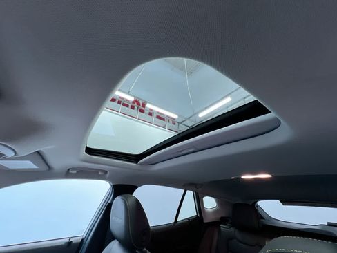 Used 2024 Chevrolet Trax ACTIV w/ Sunroof Package FWD image 41