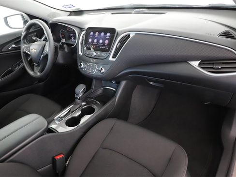 Used 2024 Chevrolet Malibu LT image 32