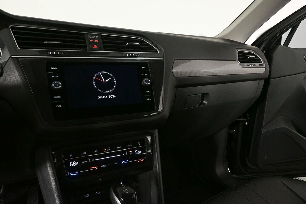Used 2023 Volkswagen Tiguan SE FWD image 22