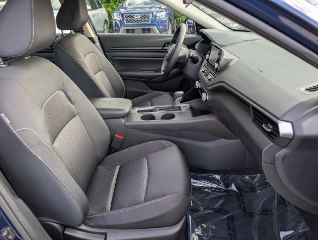 Used 2024 Nissan Altima 2.5 S FWD image 11