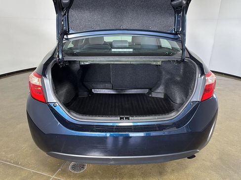 Used 2018 Toyota Corolla LE FWD image 15