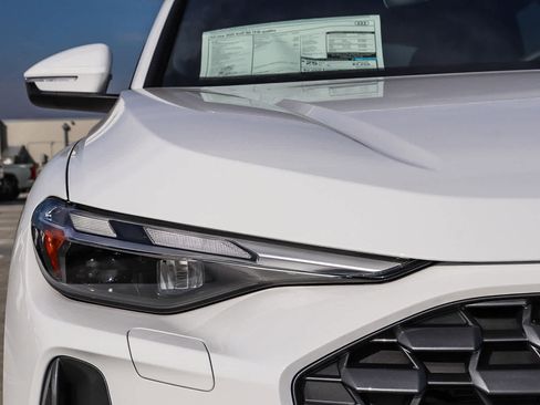 New 2025 Audi Q5 Premium image 9