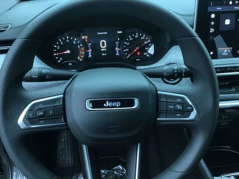 Used 2024 Jeep Compass Sport AWD/4WD image 13