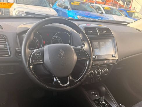 Used 2025 Mitsubishi Outlander Sport SE AWD/4WD image 17