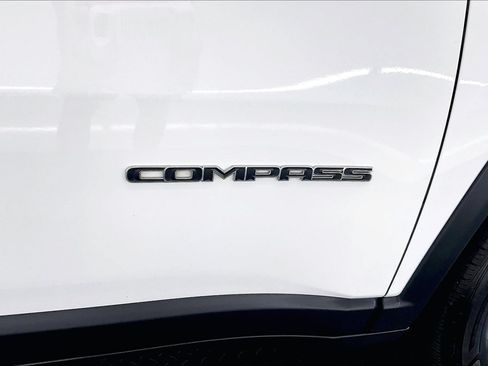 Used 2024 Jeep Compass Latitude AWD/4WD image 30