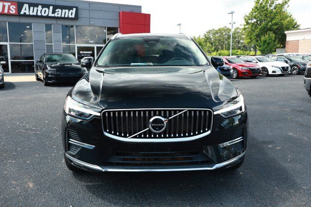 Used 2023 Volvo XC60 B5 Plus FWD image 2