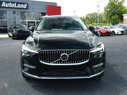 Used 2023 Volvo XC60 B5 Plus FWD image 2