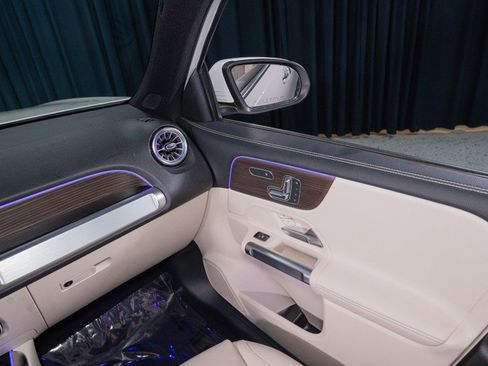 New 2025 Mercedes-Benz GLB 250 image 25