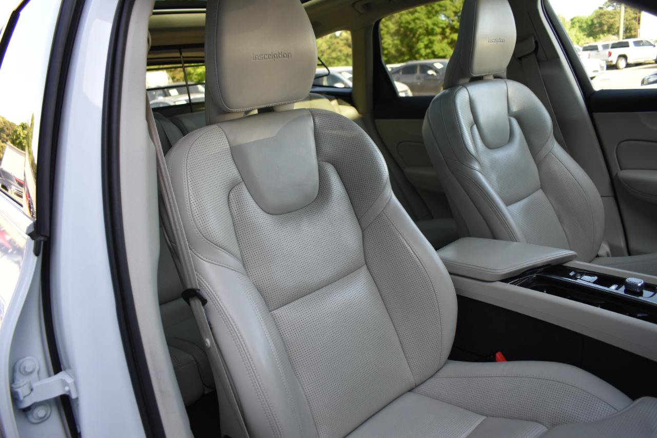 Used 2019 Volvo XC60 T8 Inscription w/ Advanced Package AWD/4WD image 31