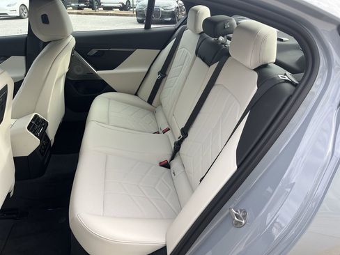 Certified 2025 BMW i5 M60 w/ Premium Package image 32