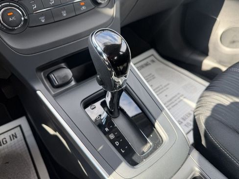 Used 2017 Nissan Sentra SV FWD image 17