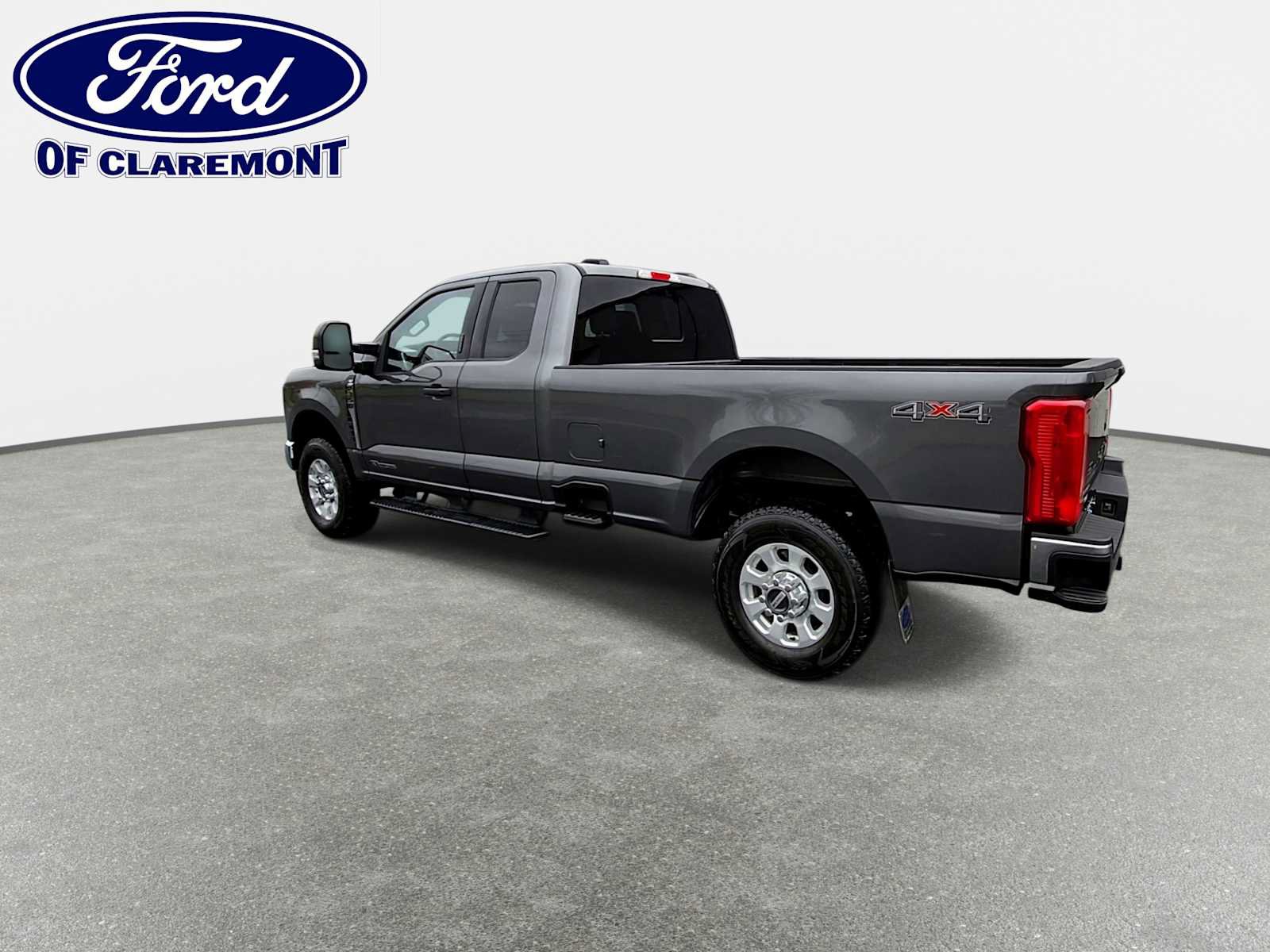 Used 2023 Ford F350 XLT w/ Snow Plow Prep Package AWD/4WD image 6
