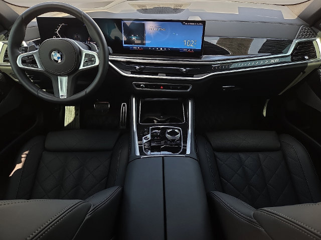 Used 2026 BMW X6 xDrive40i w/ Executive Package AWD/4WD image 11