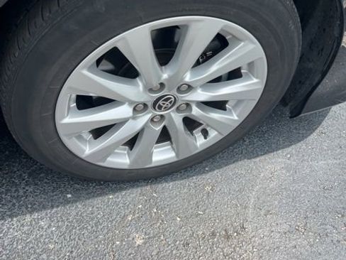Used 2020 Toyota Camry LE FWD image 27