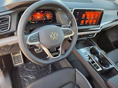 New 2026 Volkswagen Atlas Peak Edition AWD/4WD image 3