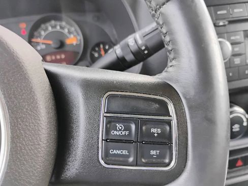 Used 2017 Jeep Patriot High Altitude image 17