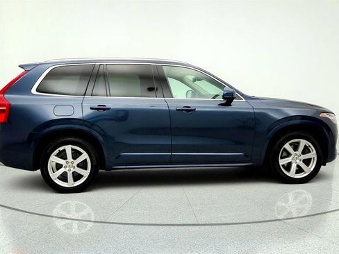 Used 2020 Volvo XC90 T6 Momentum AWD/4WD image 4