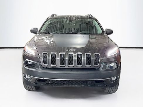 Used 2017 Jeep Cherokee Trailhawk w/ Cold Weather Group AWD/4WD image 4